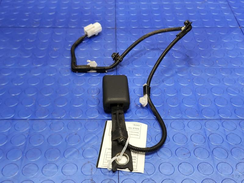 2015 Toyota Prius Front Seat Belt