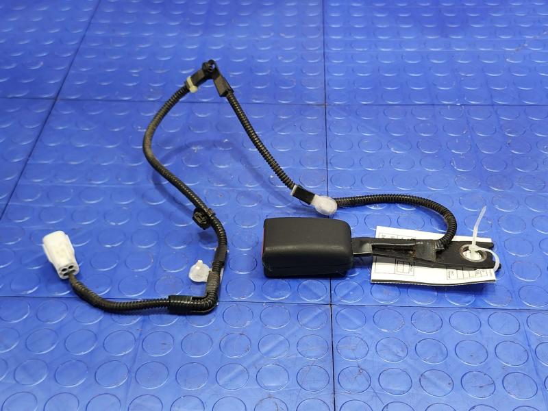 2015 Toyota Prius Front Seat Belt