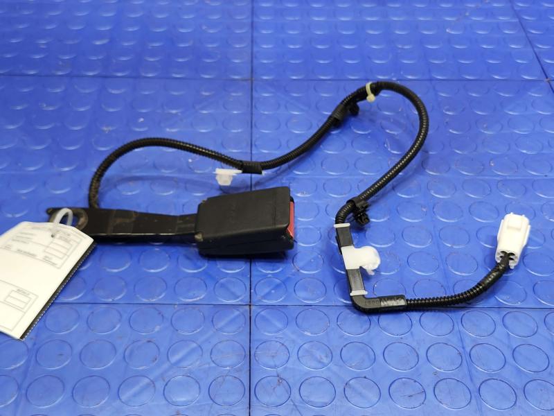 2015 Toyota Prius Front Seat Belt