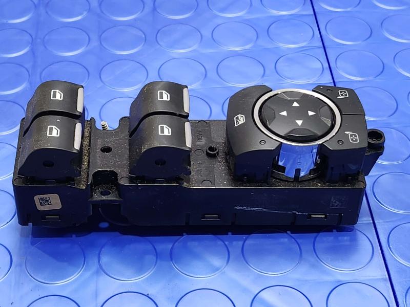 2013 Ford Fusion Door Switch Front