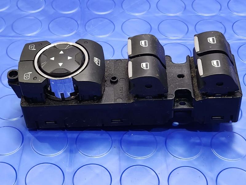 2013 Ford Fusion Door Switch Front