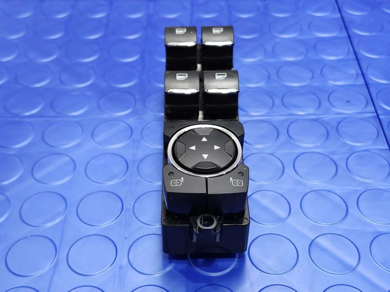 2013 Ford Fusion Door Switch Front