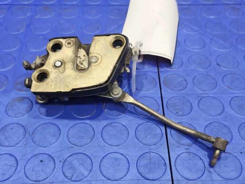 1992 Isuzu NPR Front Door Latch