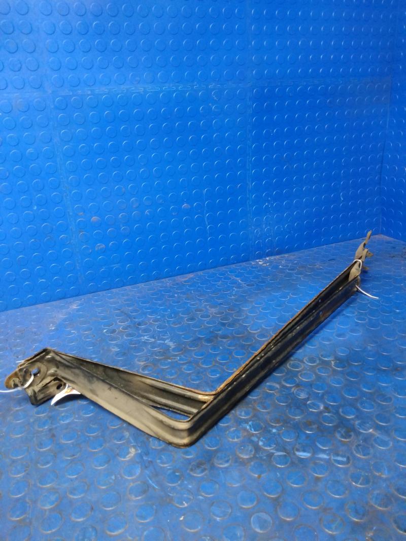 2010 Volvo XC90 Fuel Tank Strap