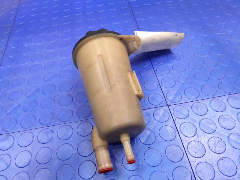 2011 Ford F-250 Super Duty Power Steering Reservoir