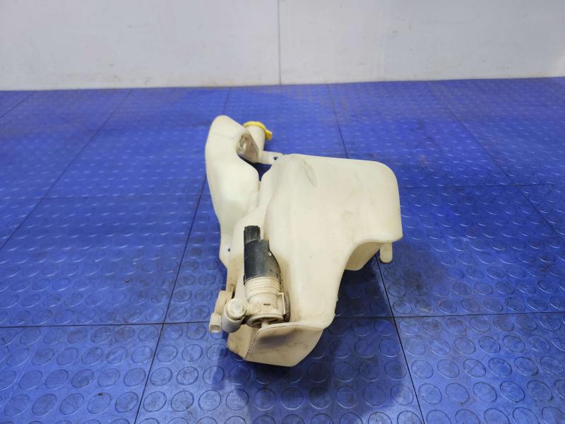 2007 Dodge Grand Caravan Washer Bottle