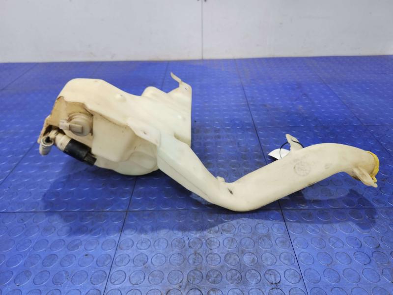 2007 Dodge Grand Caravan Washer Bottle