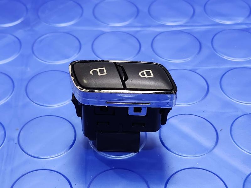 2013 Ford Fusion Door Switch Front