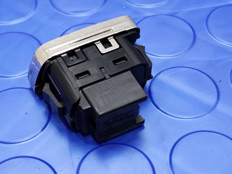 2013 Ford Fusion Door Switch Front