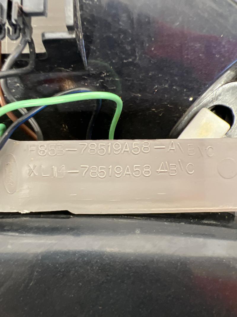2002 Lincoln Navigator Front Console