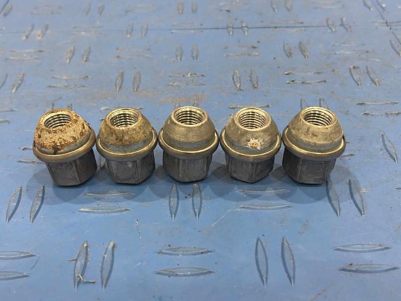 2020 Dodge Charger Lug Nuts