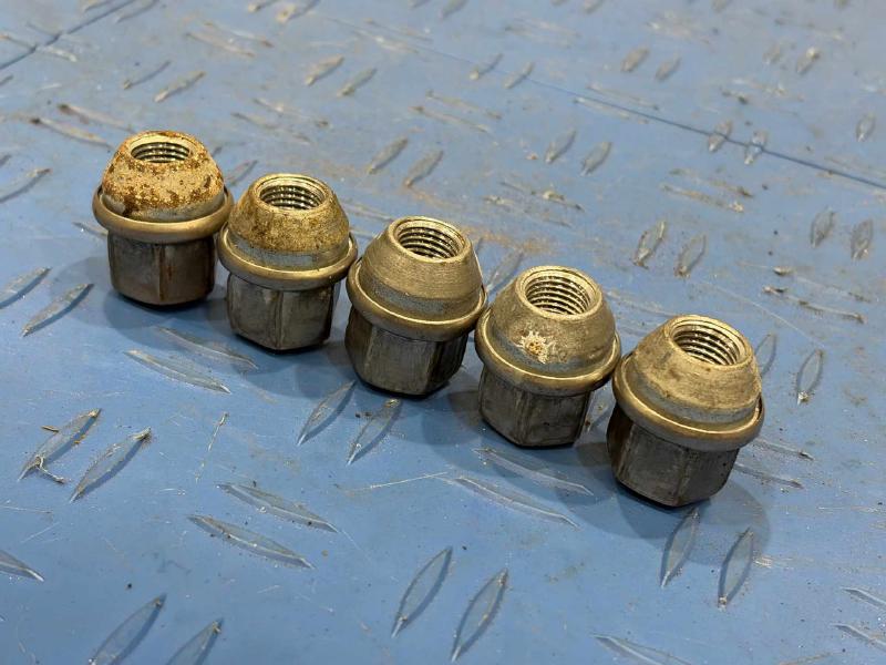 2020 Dodge Charger Lug Nuts