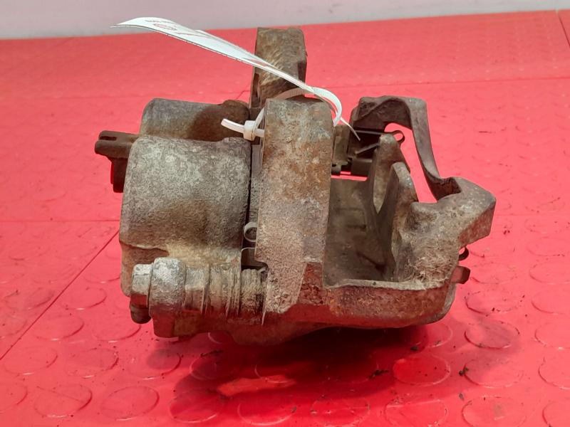 2006 Nissan Pathfinder Caliper