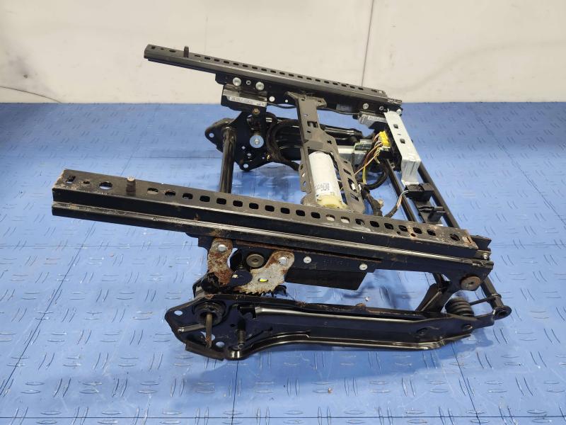 2010 Mercedes ML-Class Seat Track