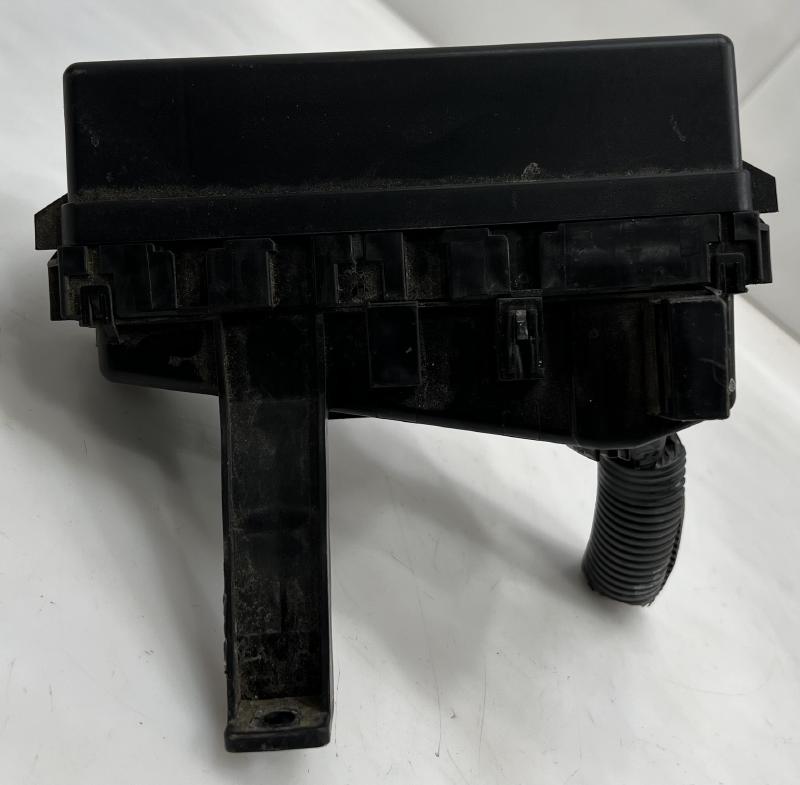 2010 - 2022 Nissan Frontier Engine Bay Fuse Box Relay Box Assembly OEM 24381C9900