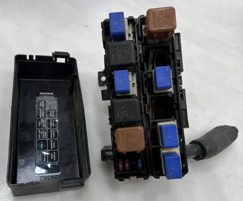 2010 - 2022 Nissan Frontier Engine Bay Fuse Box Relay Box Assembly OEM 24381C9900