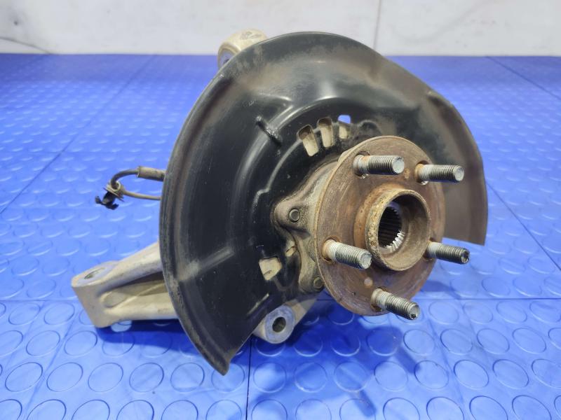 2013 Toyota Prius Spindle Knuckle Front