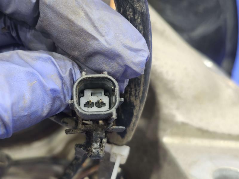 2013 Toyota Prius Spindle Knuckle Front