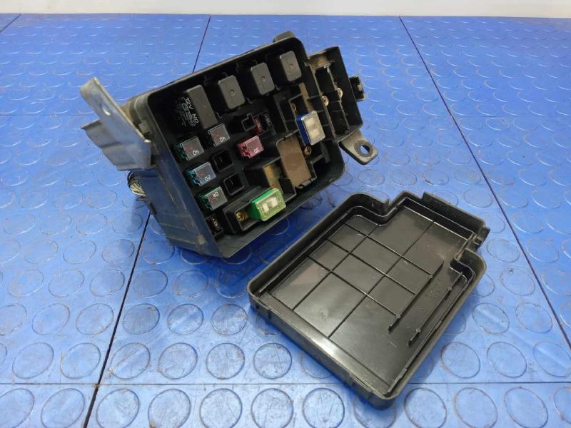 2001 Honda CR-V Engine Fuse Box
