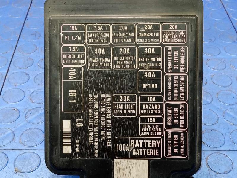 2001 Honda CR-V Engine Fuse Box