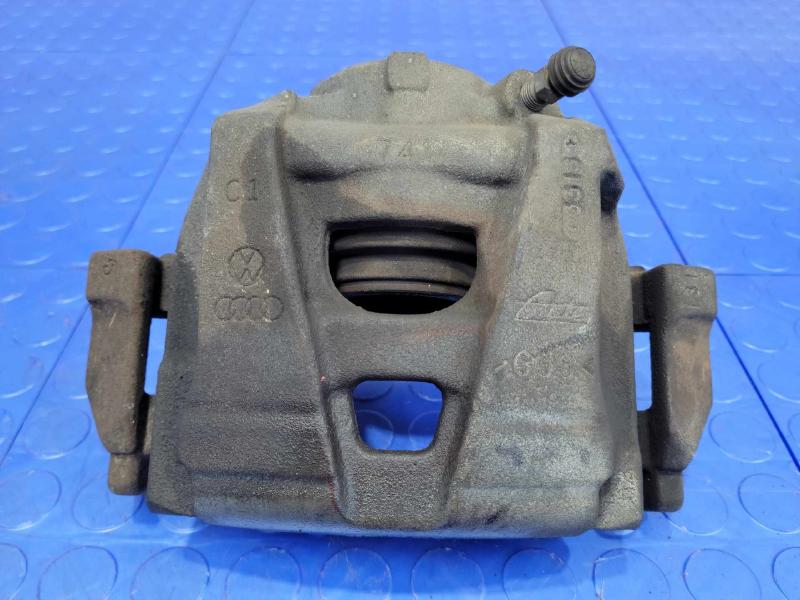 2014 Volkswagen Passat Caliper