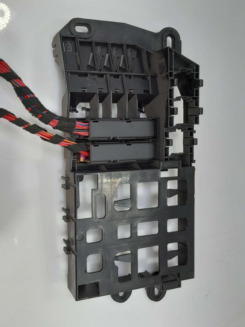 2007 Audi S6 Cabin Fuse Box