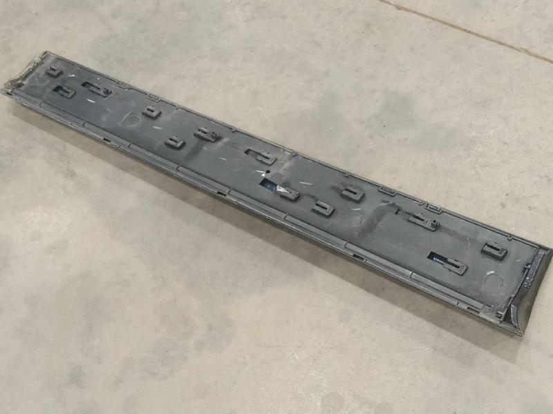 2010-2015 Audi Q7 Front Door Molding Lower Left Driver Side OEM 4L0853960,RH