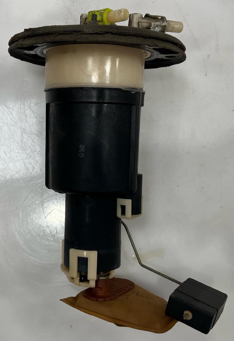1999 - 2001 Acura TL Fuel Pump Assembly OEM 17040S84A02