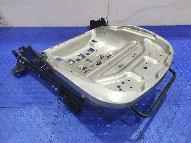 2010 Mazda Mazda3 Seat Track
