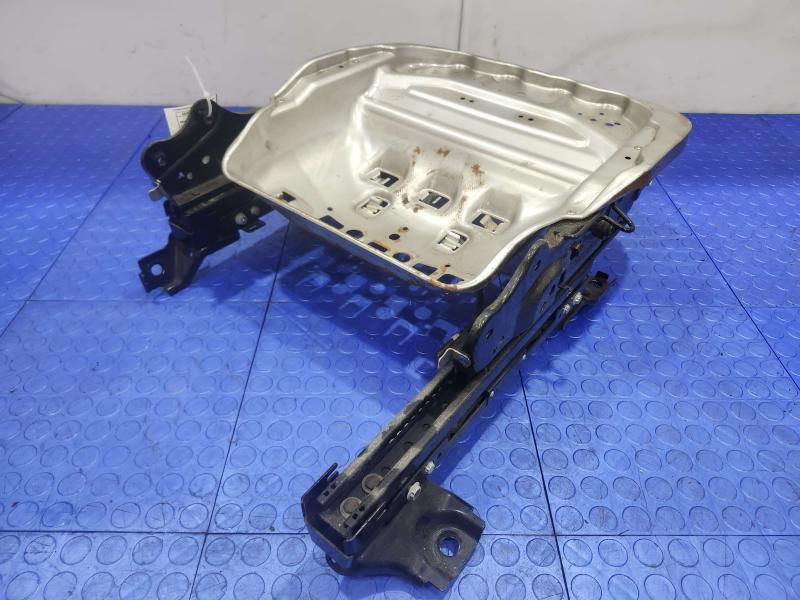 2010 Mazda Mazda3 Seat Track