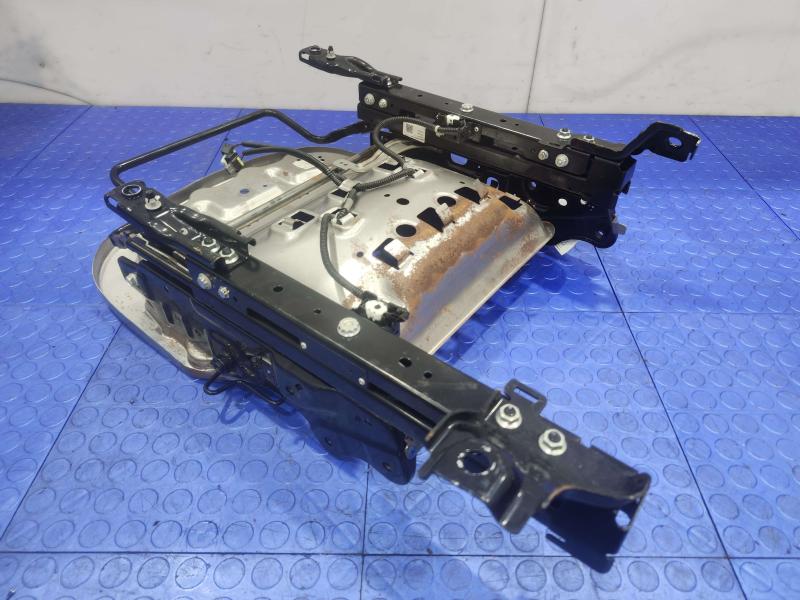 2010 Mazda Mazda3 Seat Track