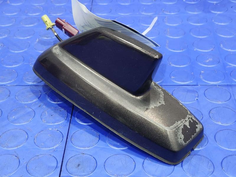 2015 GMC Yukon XL Antenna