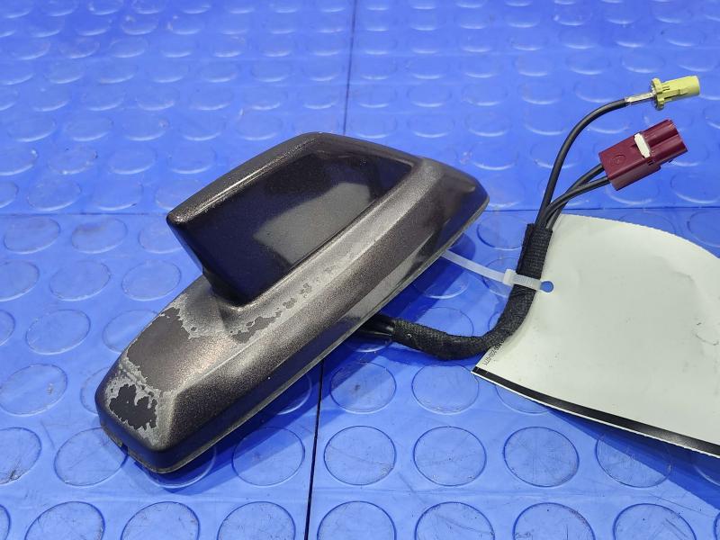 2015 GMC Yukon XL Antenna