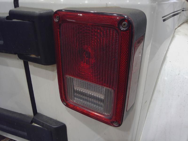 2007-2018 Jeep Wrangler Tail Light Assembly RH Passenger Side OEM 55077890AH