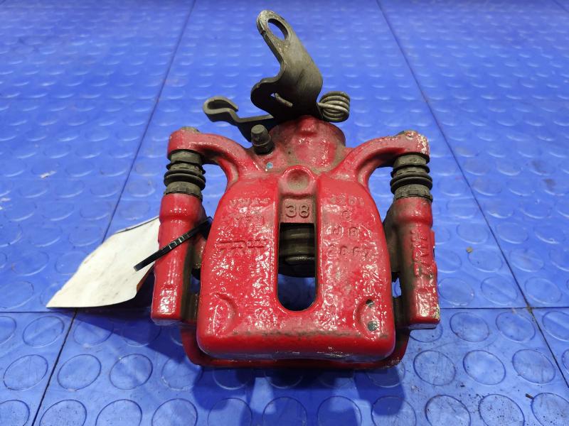 2018 Volkswagen Passat Caliper