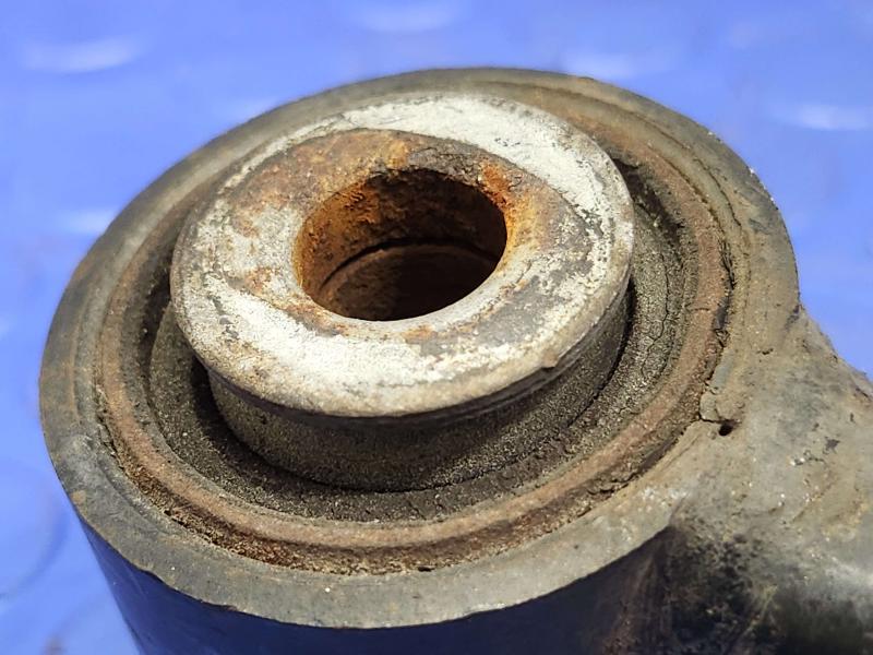 2010 Dodge Challenger Lower Control Arm Rr