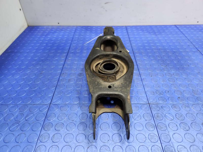 2010 Dodge Challenger Lower Control Arm Rr