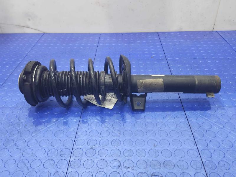 2014 Volkswagen Beetle Strut Assembly