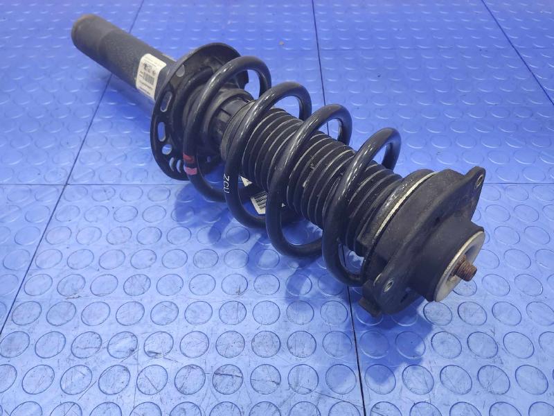 2014 Volkswagen Beetle Strut Assembly