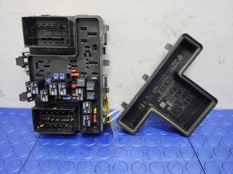 2014 Ford Fusion Engine Fuse Box