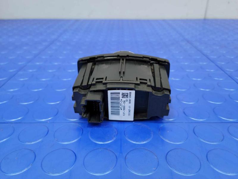 2017 Ford F-250 Super Duty Headlight Switch (Dash Mtd)