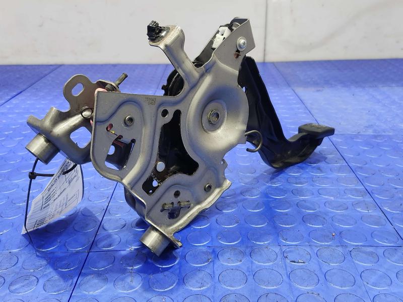 2016-2022 Toyota Prius 1.8L Parking Brake Control Pedal Lever Assembly OEM 46250-33010