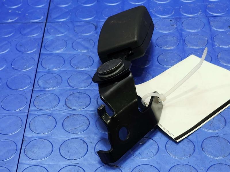 2015 Infiniti Q50 Rear Seat Belt