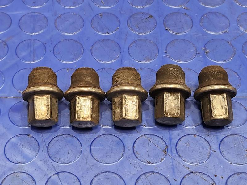 2014 Dodge Journey Lug Nuts