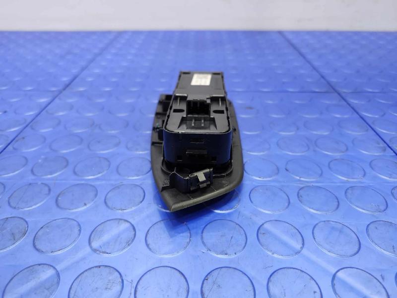2018 Volvo S90 Door Switch Front