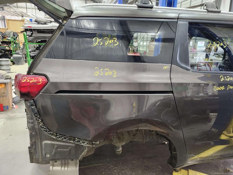 2016 Kia Sedona Quarter Panel