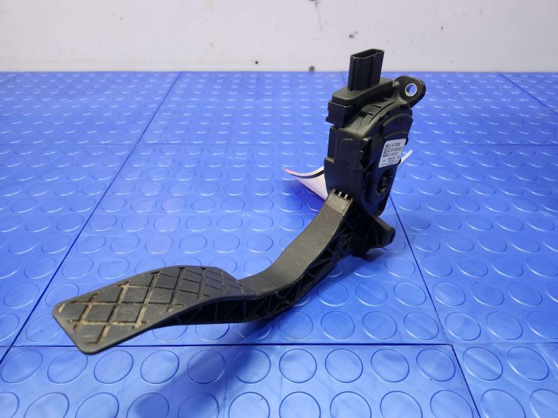 2012-2018 Audi A7 Accelerator Pedal Assembly Genuine OEM Part 8K1723523A
