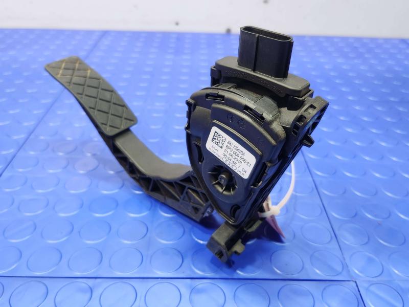 2012-2018 Audi A7 Accelerator Pedal Assembly Genuine OEM Part 8K1723523A