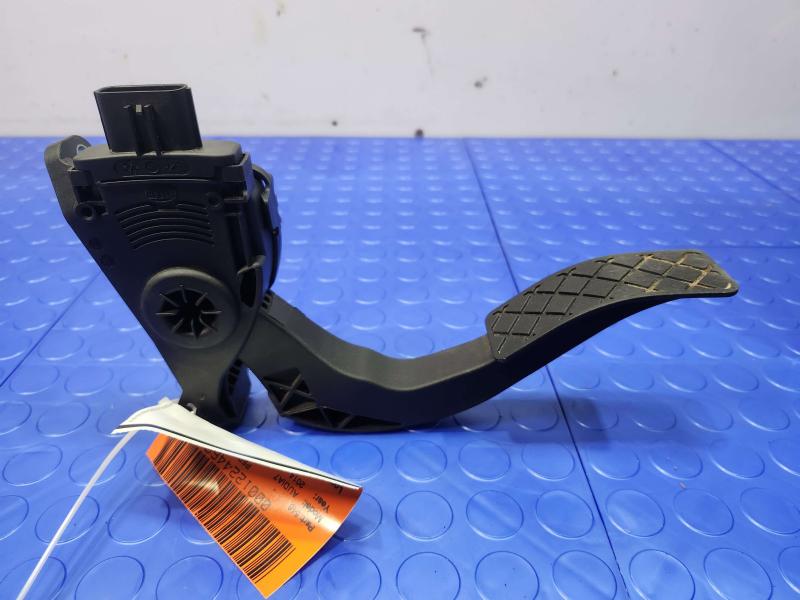2012-2018 Audi A7 Accelerator Pedal Assembly Genuine OEM Part 8K1723523A