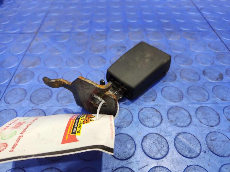 2015 Chrysler 200 Rear Seat Belt